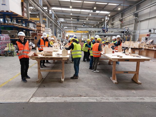 Zukunftstag bei ERNE AG Holzbau Zukunftstag bei ERNE AG Holzbau
