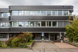 Geschäftshaus im Langacker