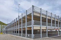 Parkhaus erweitert Grenzen