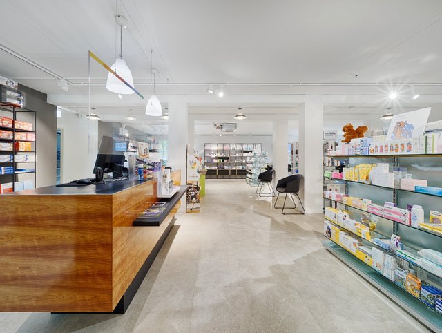Einkaufszentrum Liebrüti, Kaiseraugst - Innenansicht der Apotheke