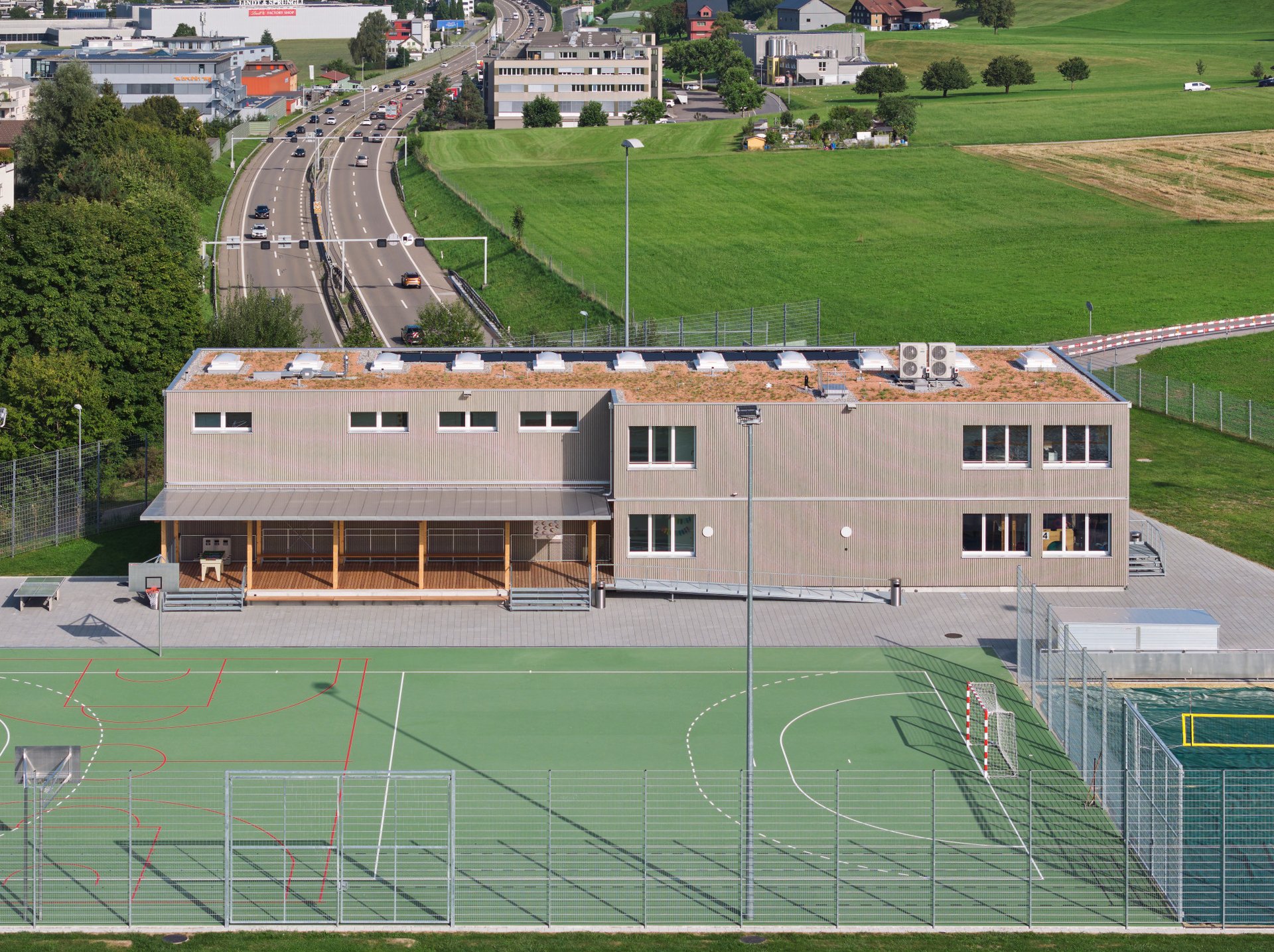 Luftbild der Schulraumerweiterung