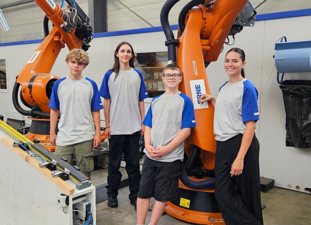 Vier neue Lernende starten ihre Ausbildung bei ERNE Holzbau Vier neue Lernende starten ihre Ausbildung bei ERNE Holzbau