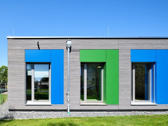 Kindertagesstätte, Mainleus - Grosse lichtdurchflutete Holz-Metallfenster