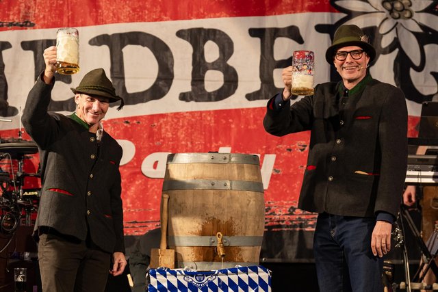 ERNE Oktober-Fäscht: Riesengaudi mit über 800 Mitarbeitenden der ERNE Gruppe ERNE Oktober-Fäscht: Riesengaudi mit über 800 Mitarbeitenden der ERNE Gruppe