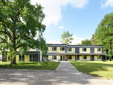 Schloss Lütgenhof, Dassow - Frontalansicht Gebäude