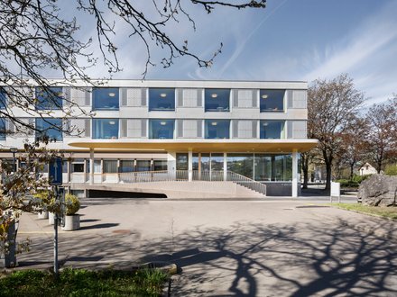 Klinik Lengg, Zürich - Gesamtansicht frontal