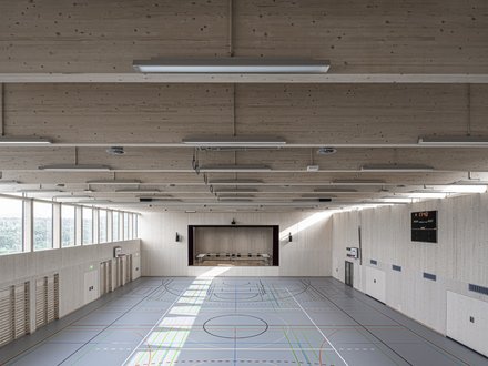Turnhalle, Bergdietikon - Turnhalle von innen, mit offener Bühne.