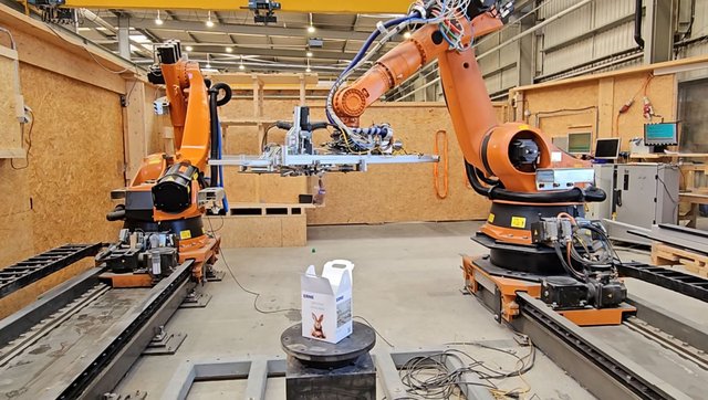 Wenn der Osterhase Unterstützung braucht, rufen wir die Roboter! Wenn der Osterhase Unterstützung braucht, rufen wir die Roboter!