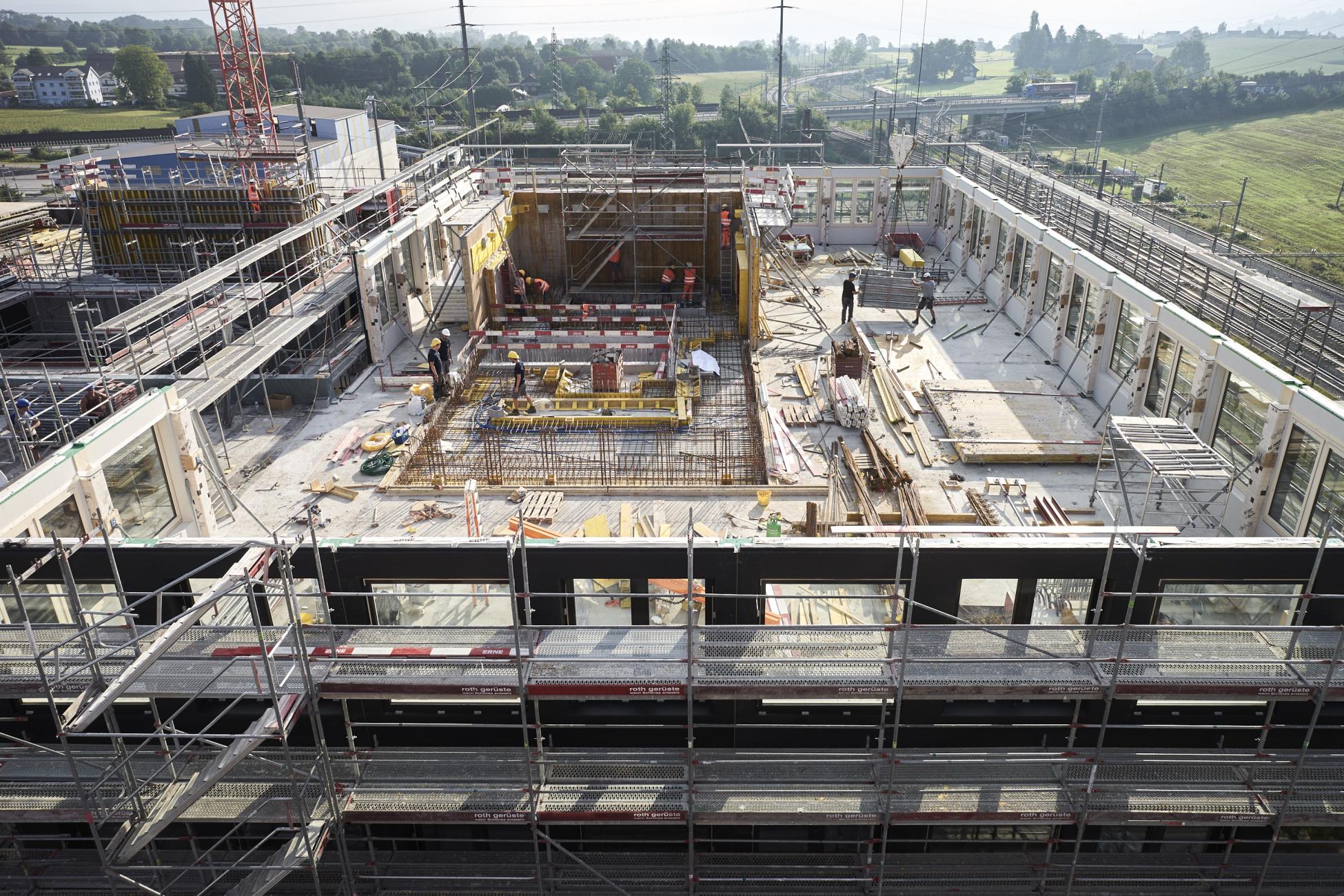 Suurstoffi S22, Rotkreuz