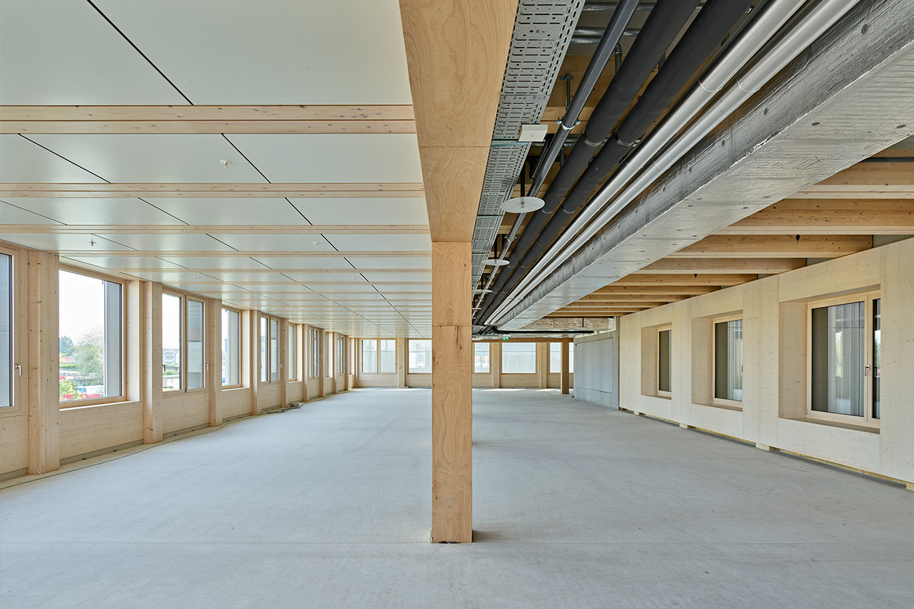 Suurstoffi S22, Rotkreuz