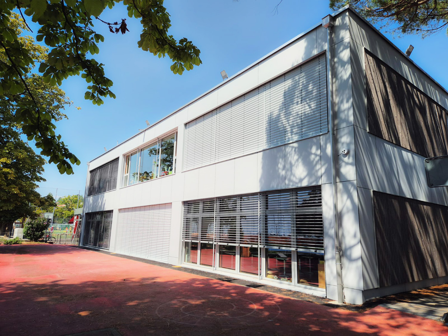 Pavillon scolaire à Lutry